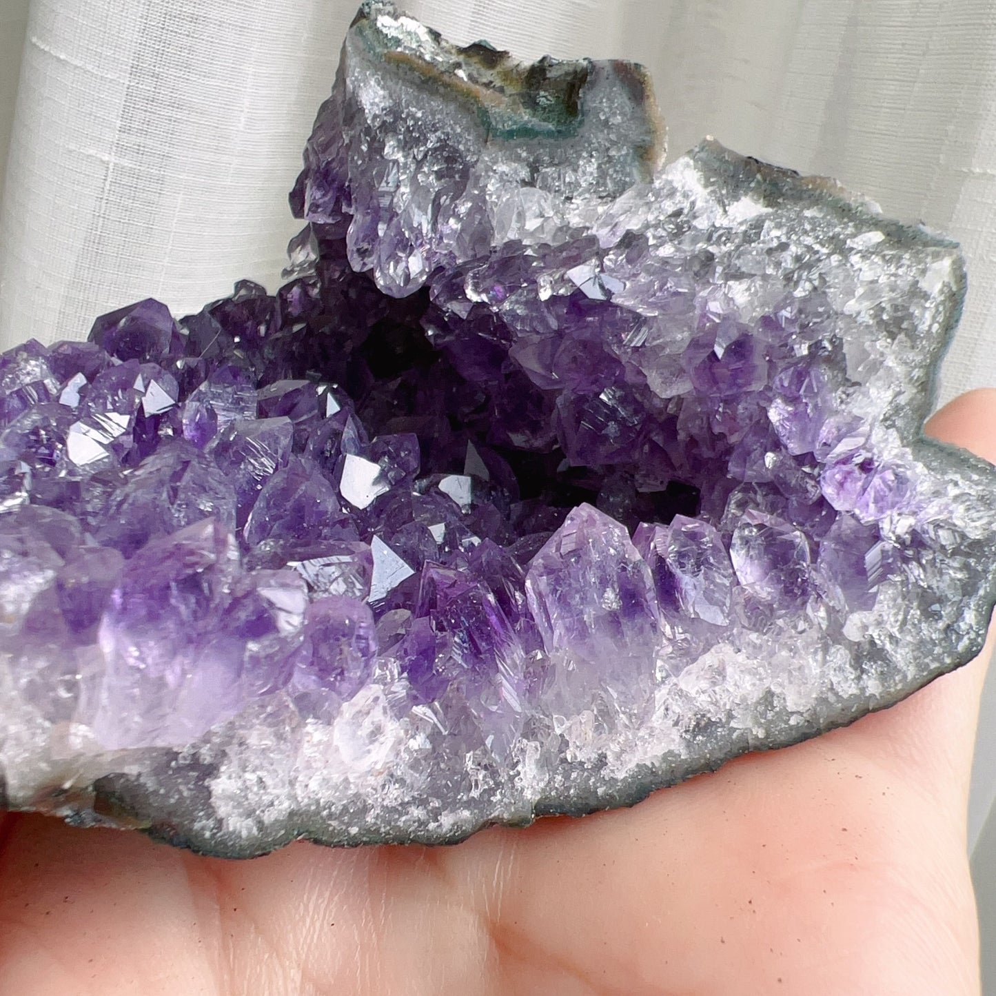 317.5G Natural Amethyst Raw Stone Small Geode Healing Crystal Decor