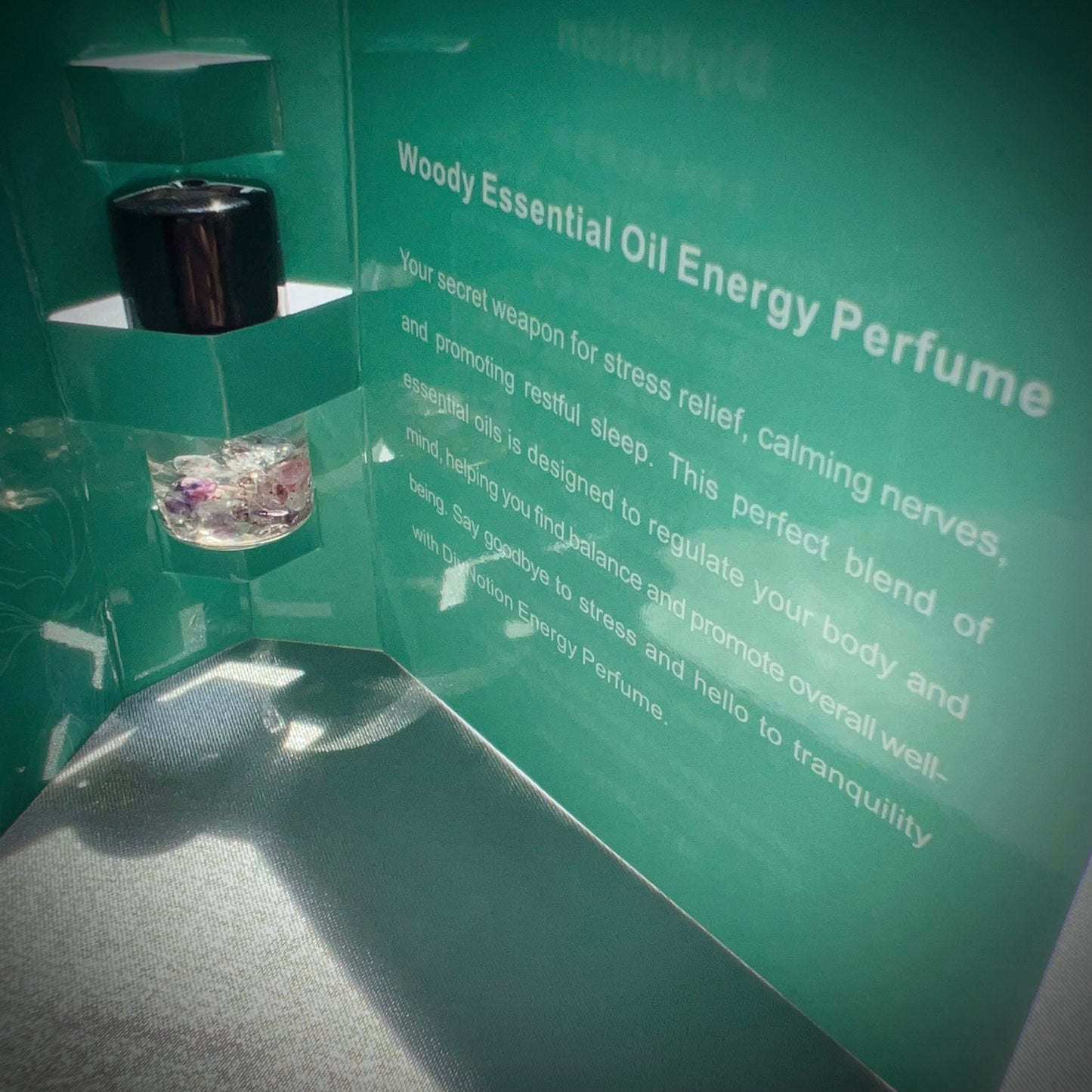 Natural Woody Essential Oil Energy Roll-On Perfume Infused With High-Frequency Super Seven Crystal Gravels