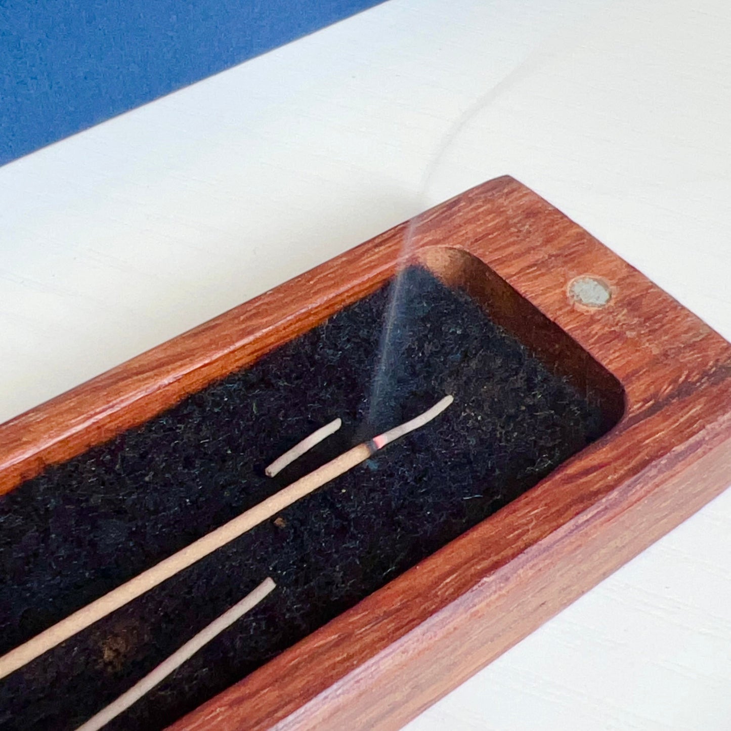 Premium Vietnamese Agarwood Incense Sticks With Rosewood Burner – Perfect For Cleansing, Healing, Meditation, And Yoga