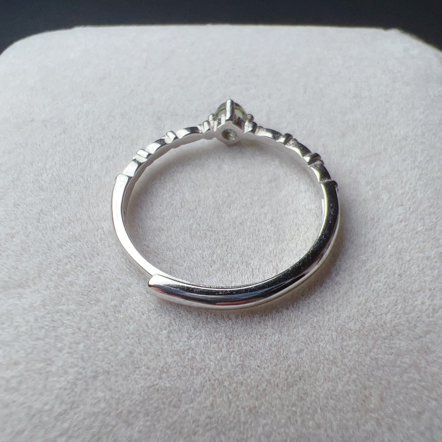 Cute Gemstone Ring With Natural Moldavite And 925 Sterling Silver Prongs | Rare High-Frequency Heart Chakra Healing