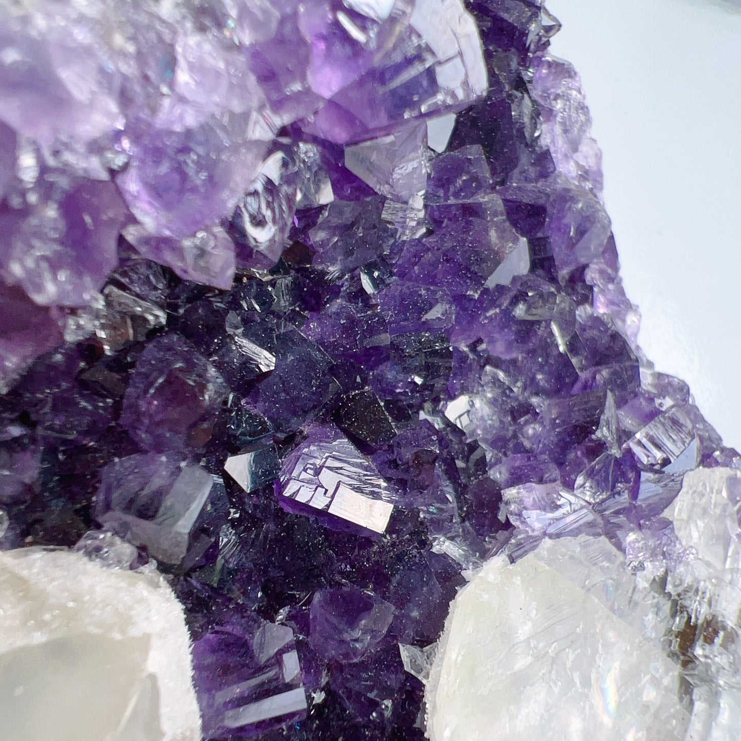 429.6G Natural Amethyst Raw Stone Geode With Calcite Crystal Inclusion