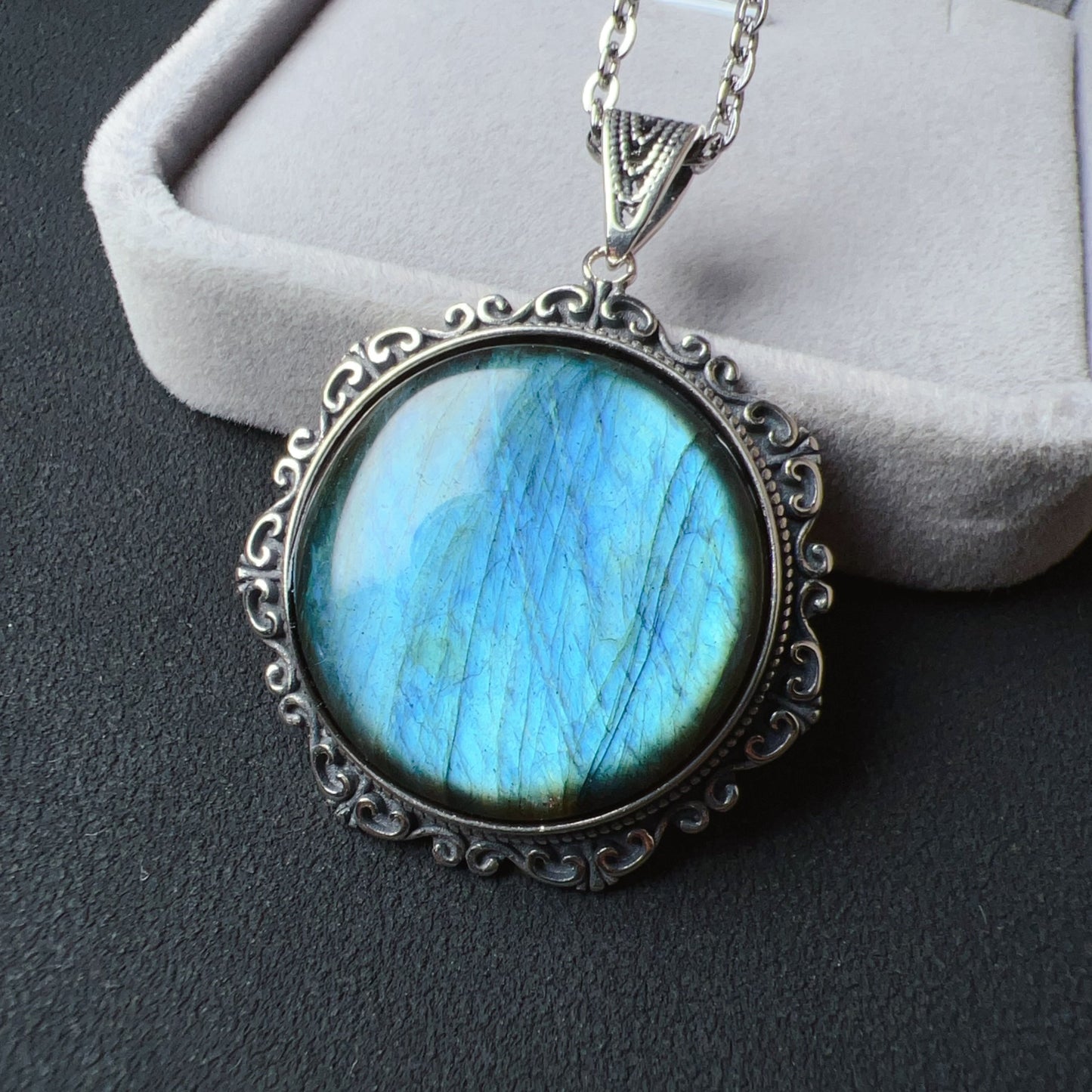One And Only Strong Blue Flash Labradorite Round Pendant Necklace | Handmade Natural Throat Chakra Healing Jewelry