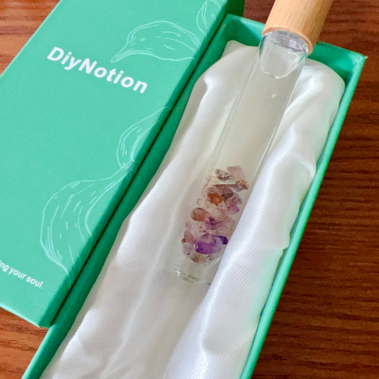 10Ml Natural Woody Essential Oil Energy Roll-On Perfume Infused With High-Frequency Super Seven Crystal Gravels