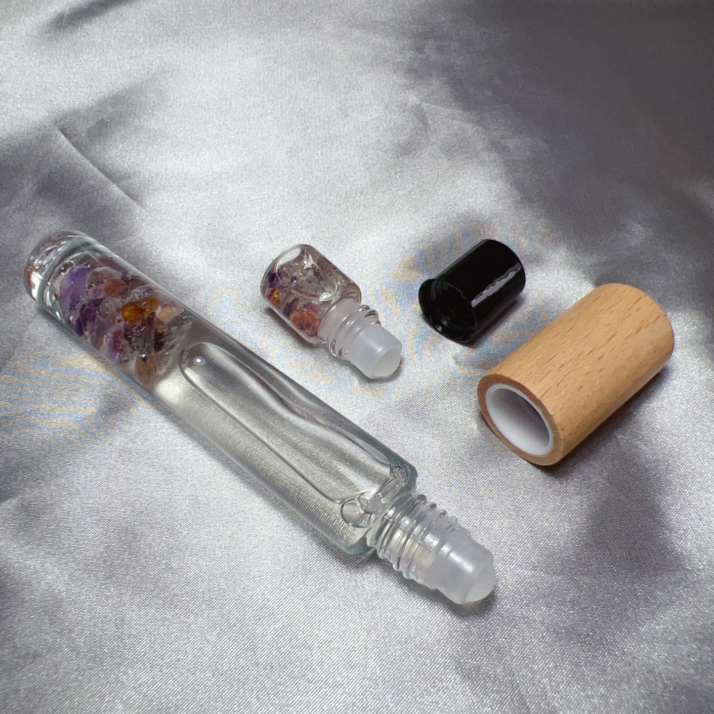 10Ml Natural Woody Essential Oil Energy Roll-On Perfume Infused With High-Frequency Super Seven Crystal Gravels