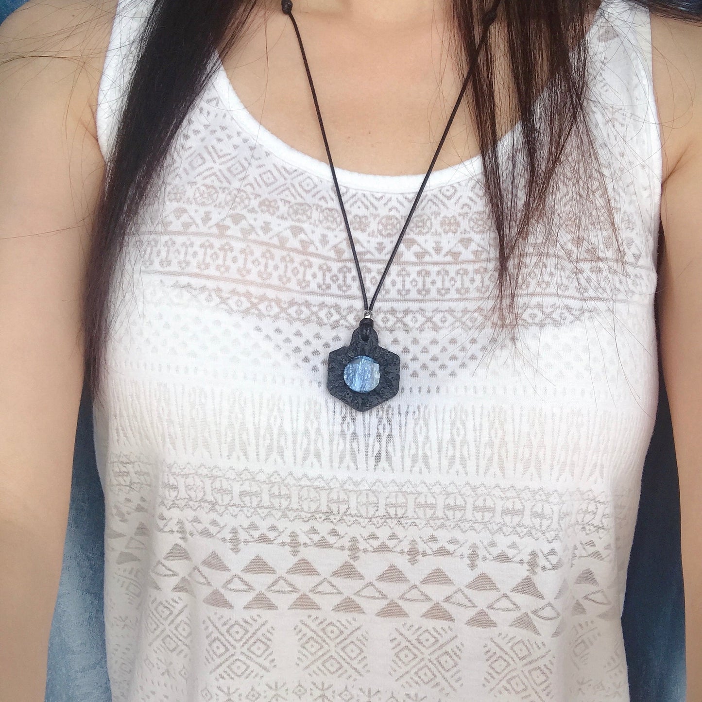 Fashion Necklace Blue Kyanite Lava Rock Pendant Amulet For Grounding Energy Chakra Healing