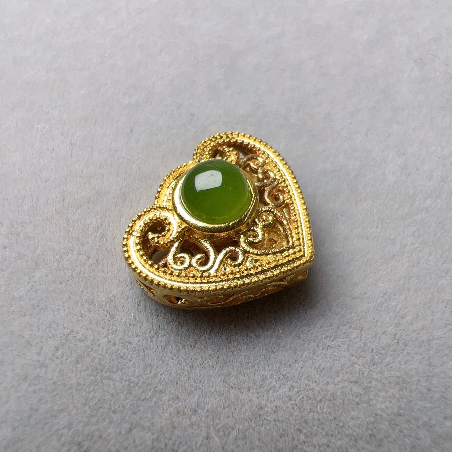 18K Yellow Gold With Green Nephrite Setting Heart Shape Bead Charms For Diy Jewelry Projects