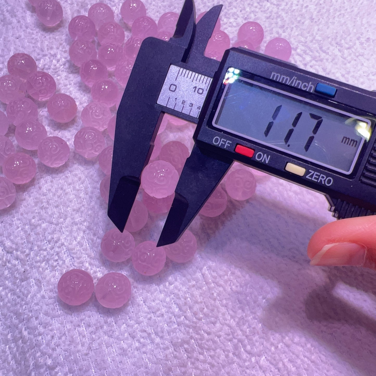 Beautiful Jewelry Accessory – High-Quality Rose Quartz Huiwen Symbol Bead Charms For Diy Jewelry Project