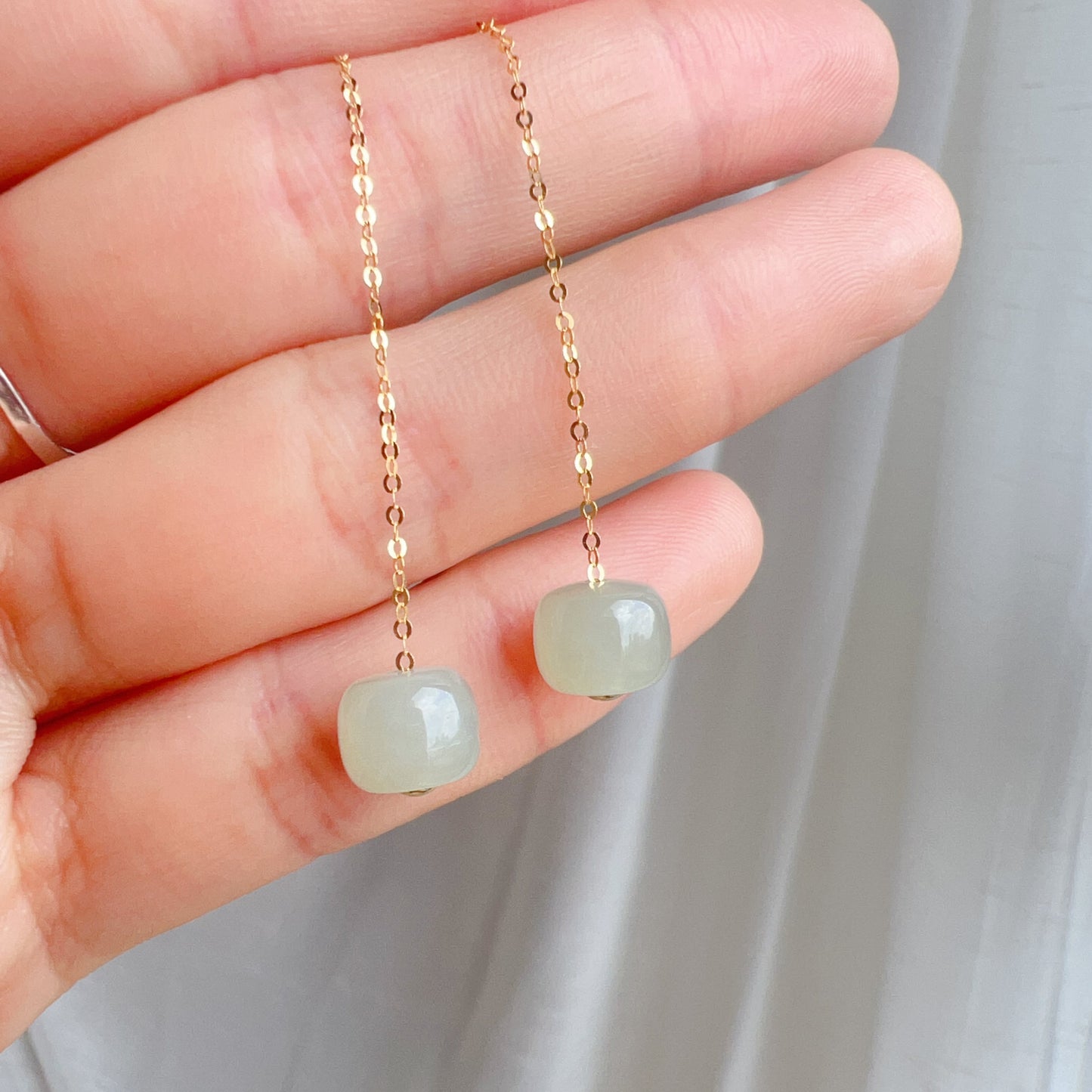 Elegant Earrings – High Quality Green Nephrite With 18K Yellow Gold Earring Chains