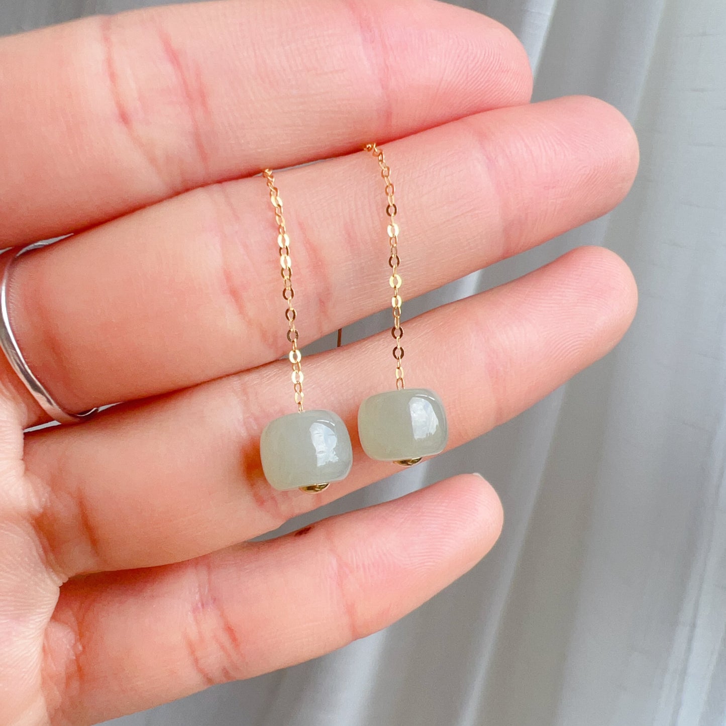 Elegant Earrings – High Quality Green Nephrite With 18K Yellow Gold Earring Chains