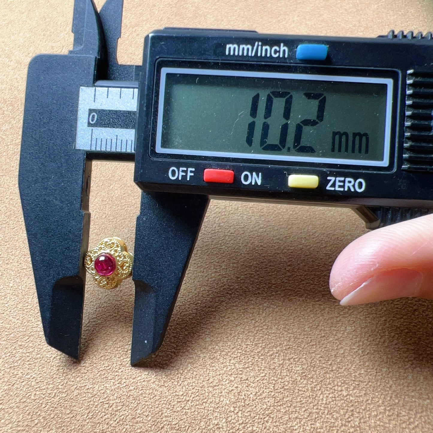 18K Yellow Gold Four-Leaf Clover Bead Charms With Cubic Zirconia Stone For Diy Jewelry Projects
