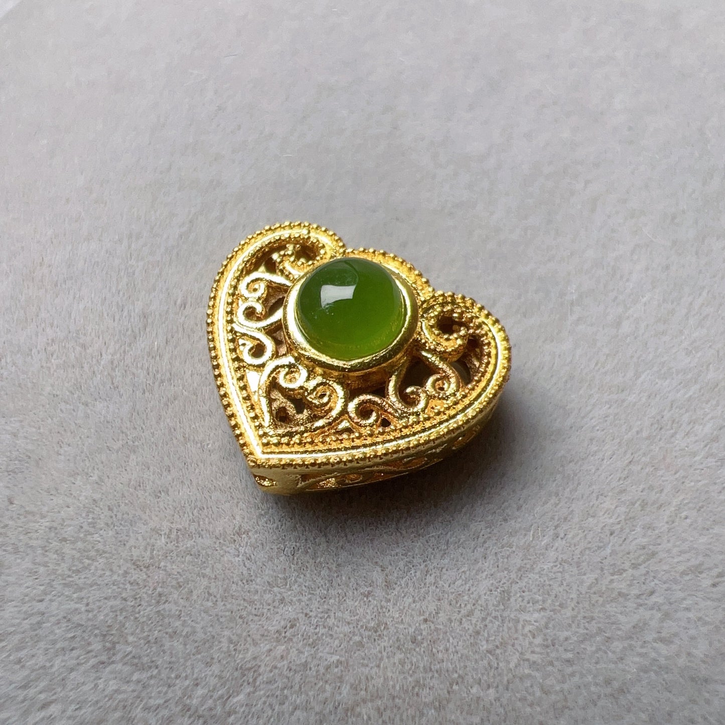18K Yellow Gold With Green Nephrite Setting Heart Shape Bead Charms For Diy Jewelry Projects