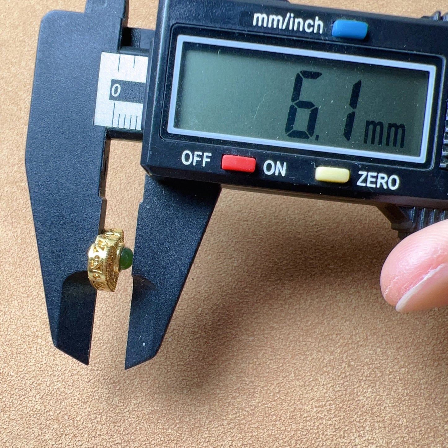 18K Yellow Gold With Green Nephrite Setting Heart Shape Bead Charms For Diy Jewelry Projects