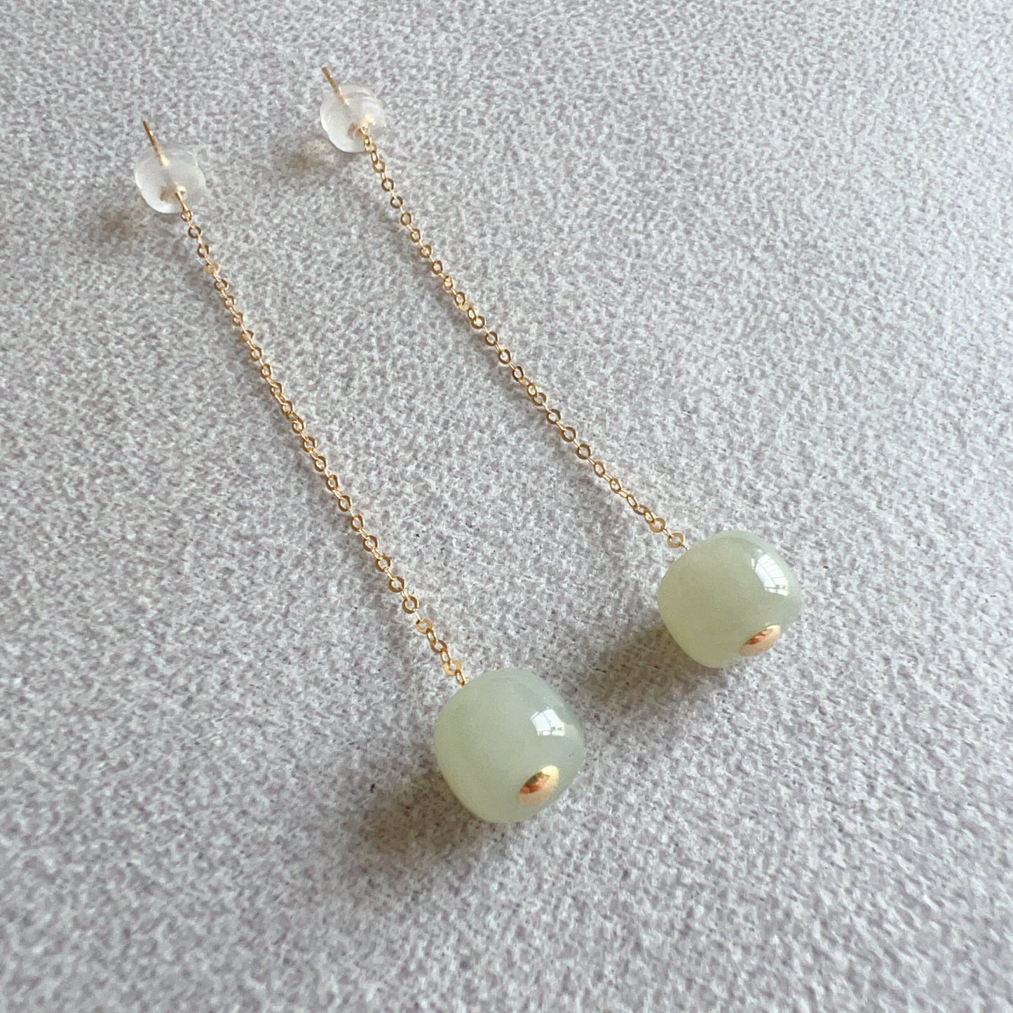 Elegant Earrings – High Quality Green Nephrite With 18K Yellow Gold Earring Chains