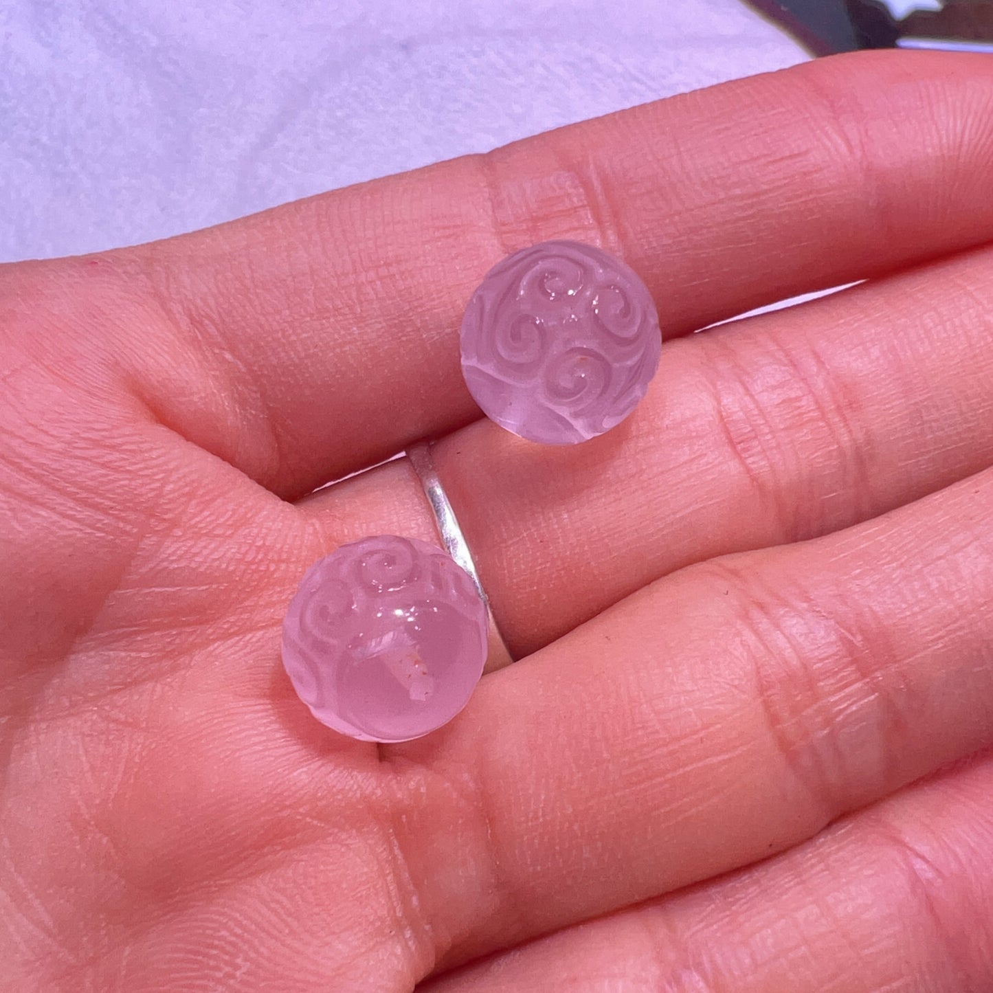 Beautiful Jewelry Accessory – High-Quality Rose Quartz Huiwen Symbol Bead Charms For Diy Jewelry Project