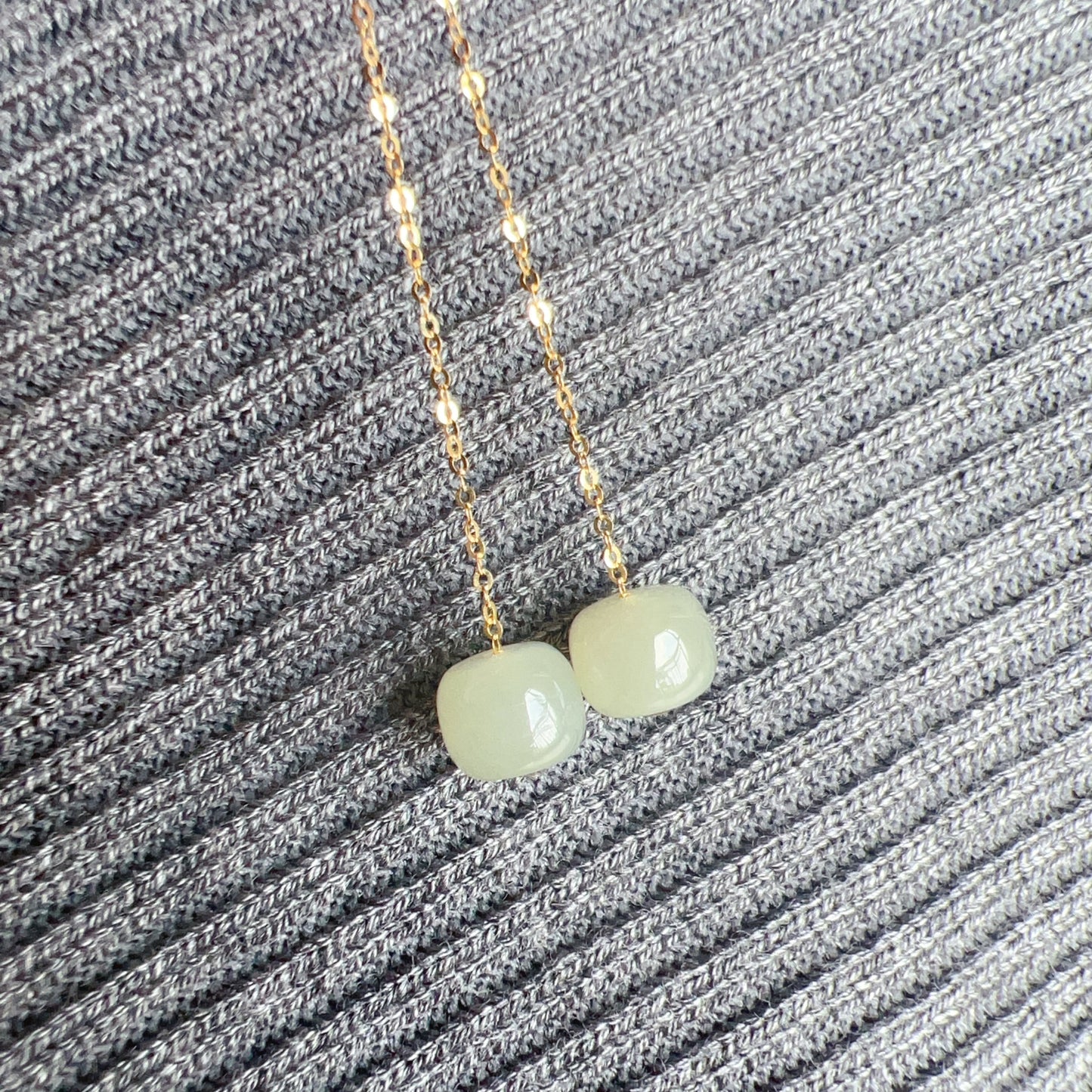 Elegant Earrings – High Quality Green Nephrite With 18K Yellow Gold Earring Chains