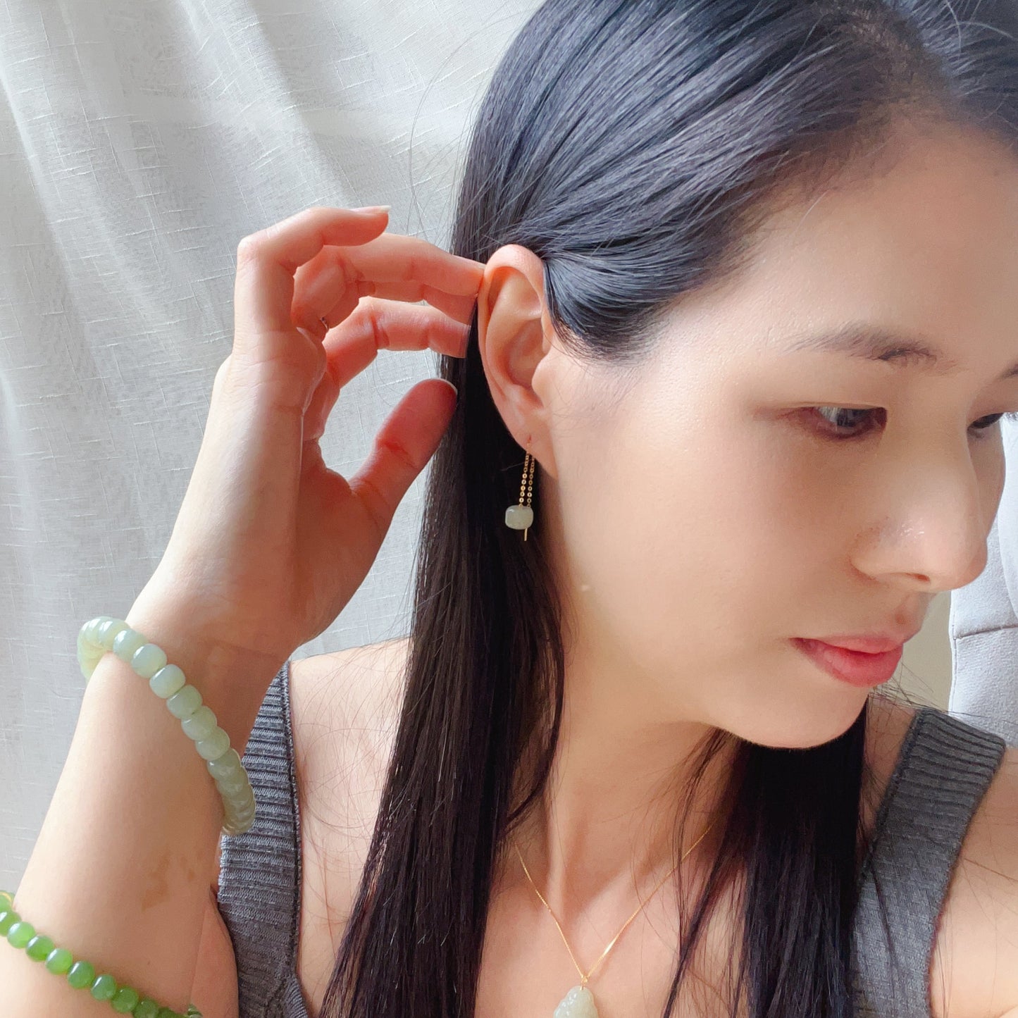 Elegant Earrings – High Quality Green Nephrite With 18K Yellow Gold Earring Chains