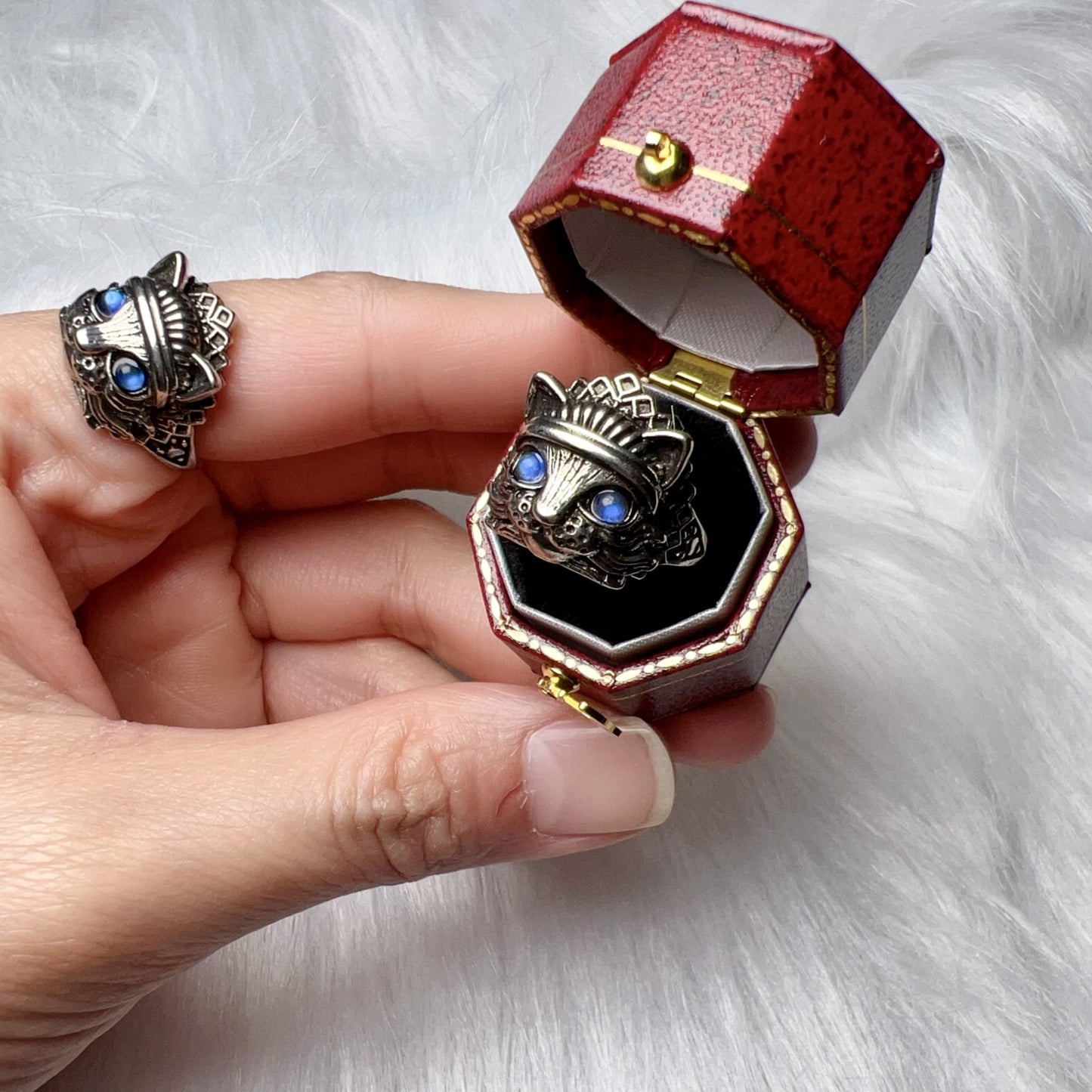 Super Cute Cat Ring With Natural Blue Flash Labradorite | Handmade Fashion Jewelry