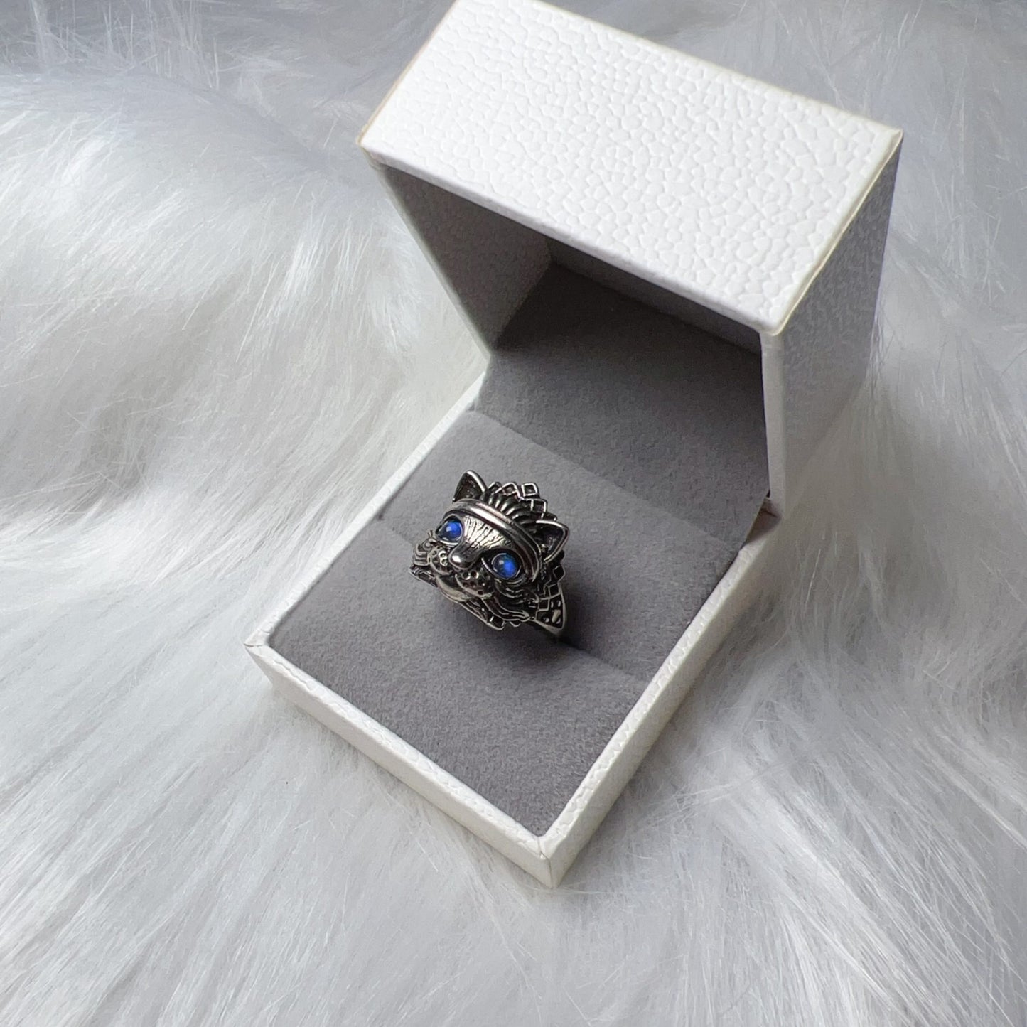 Super Cute Cat Ring With Natural Blue Flash Labradorite | Handmade Fashion Jewelry