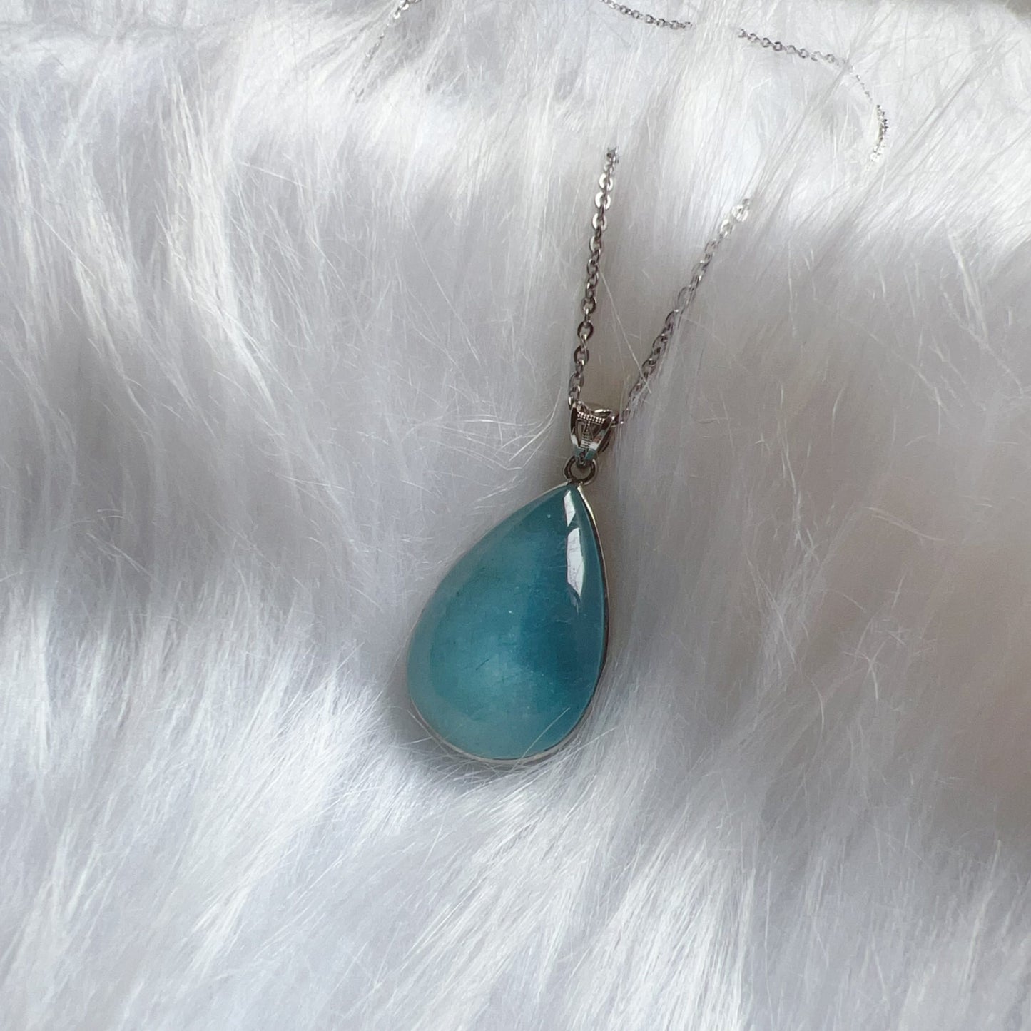 Aquamarine Pendant Necklace – Natural Water-Drop Shape Throat Chakra Healing Crystal In 925 Sterling Silver