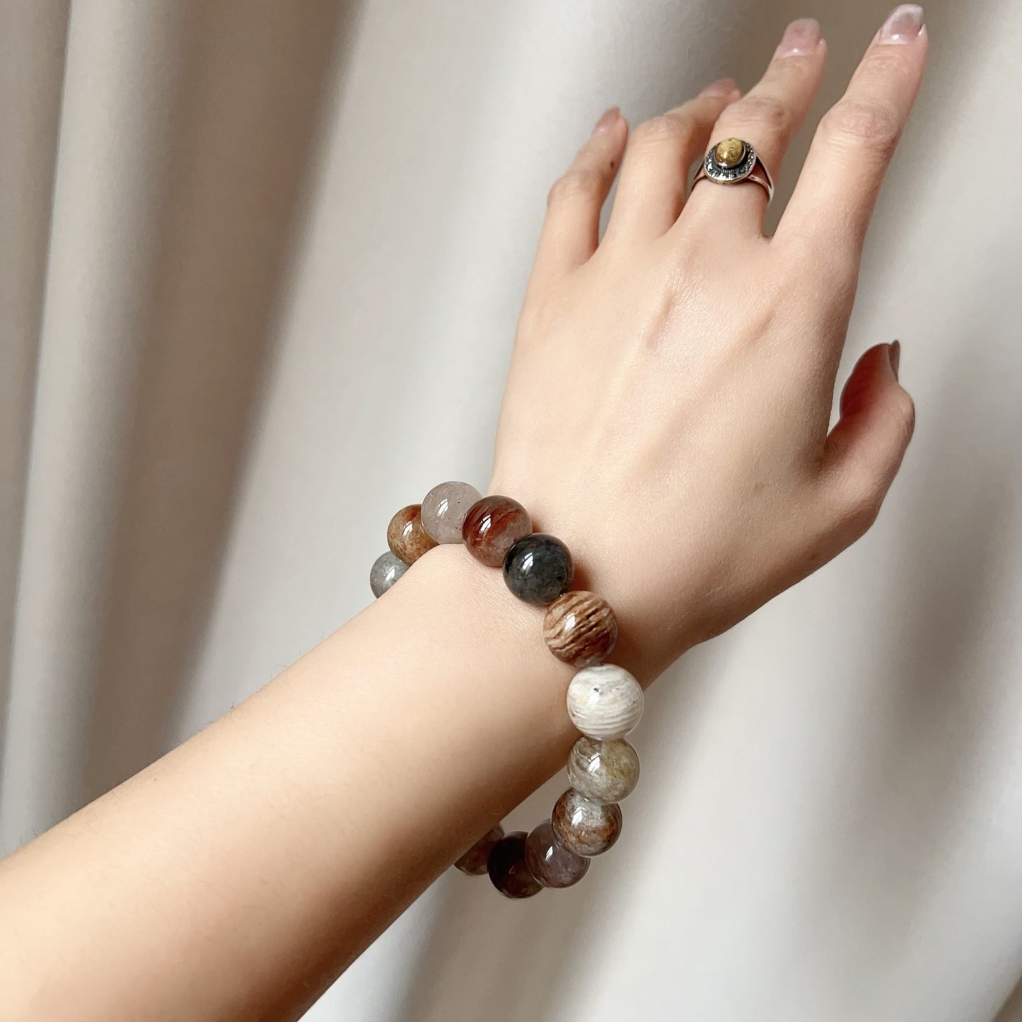 14.1Mm Assorted Layers Phantom Quartz Bracelet For Life Balance, Harmony