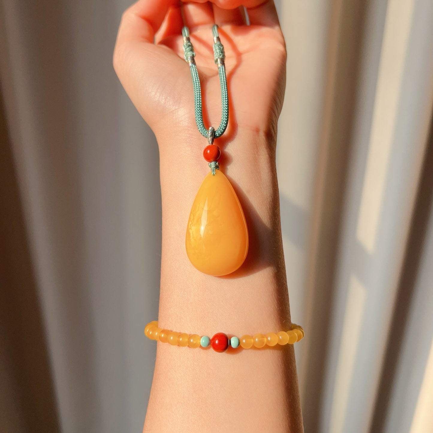 Handmade High-Quality Amber Pendant Necklace With Nanhong Agate | Unique Gemstone Jewelry