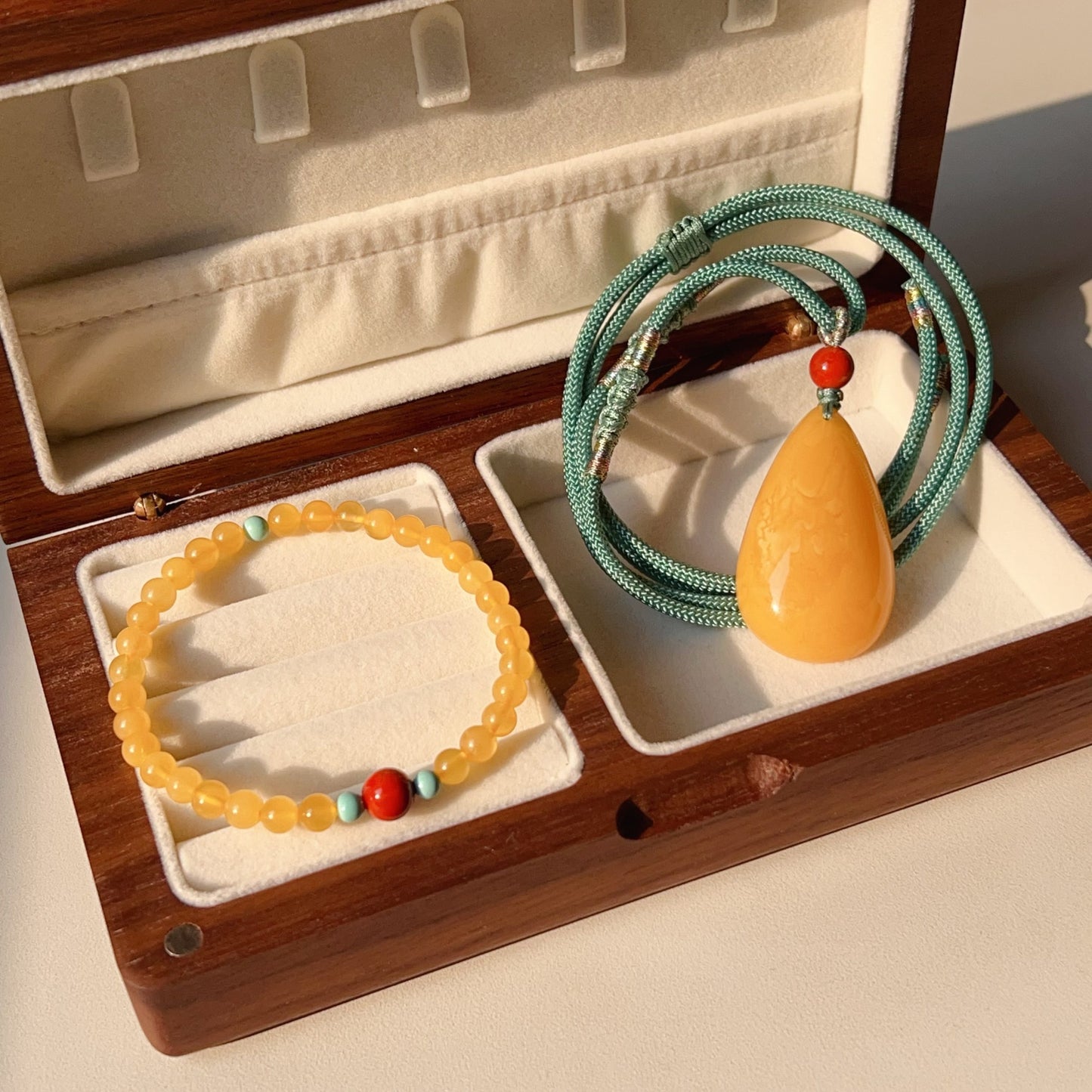 Handmade High-Quality Amber Pendant Necklace With Nanhong Agate | Unique Gemstone Jewelry