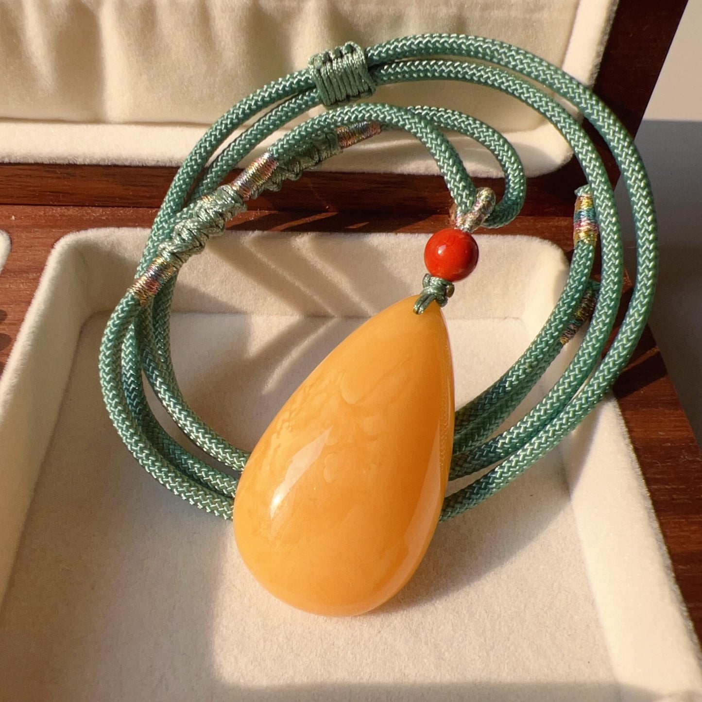 Handmade High-Quality Amber Pendant Necklace With Nanhong Agate | Unique Gemstone Jewelry