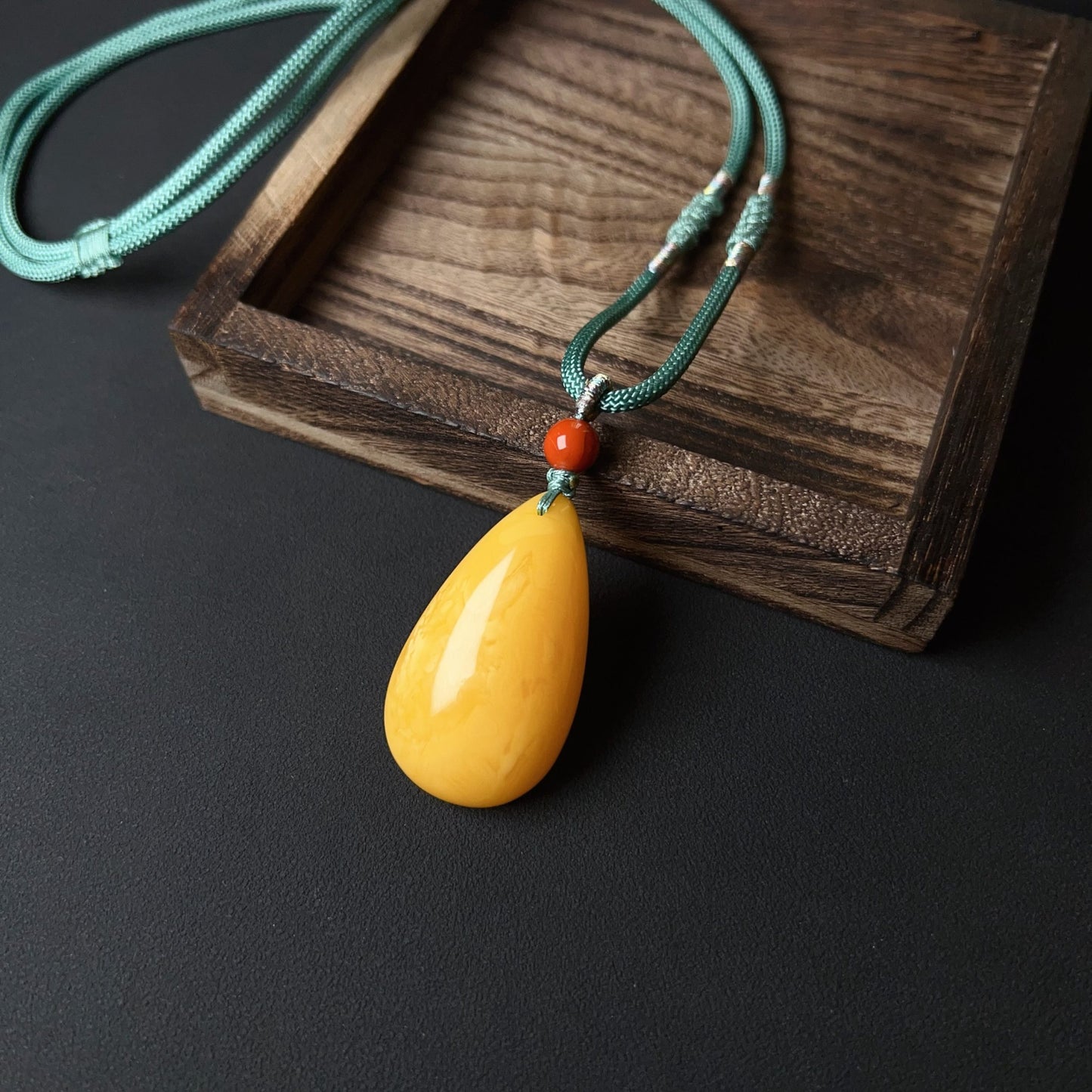 Handmade High-Quality Amber Pendant Necklace With Nanhong Agate | Unique Gemstone Jewelry