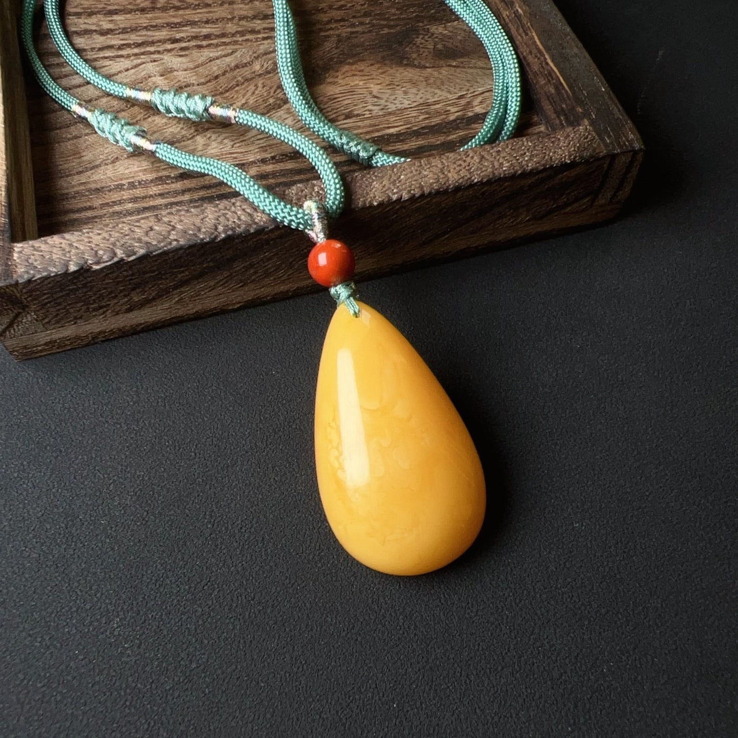 Handmade High-Quality Amber Pendant Necklace With Nanhong Agate | Unique Gemstone Jewelry