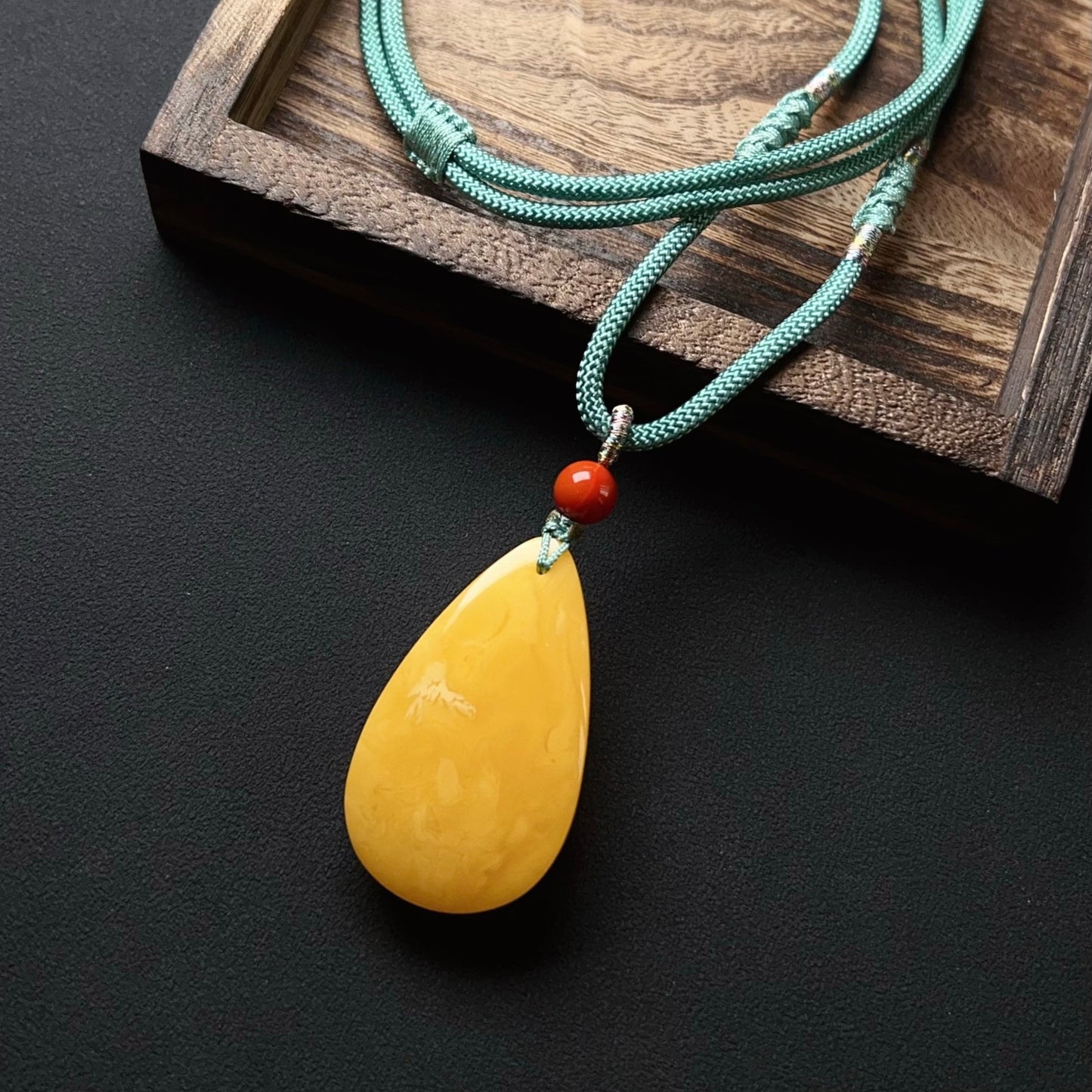 Handmade High-Quality Amber Pendant Necklace With Nanhong Agate | Unique Gemstone Jewelry