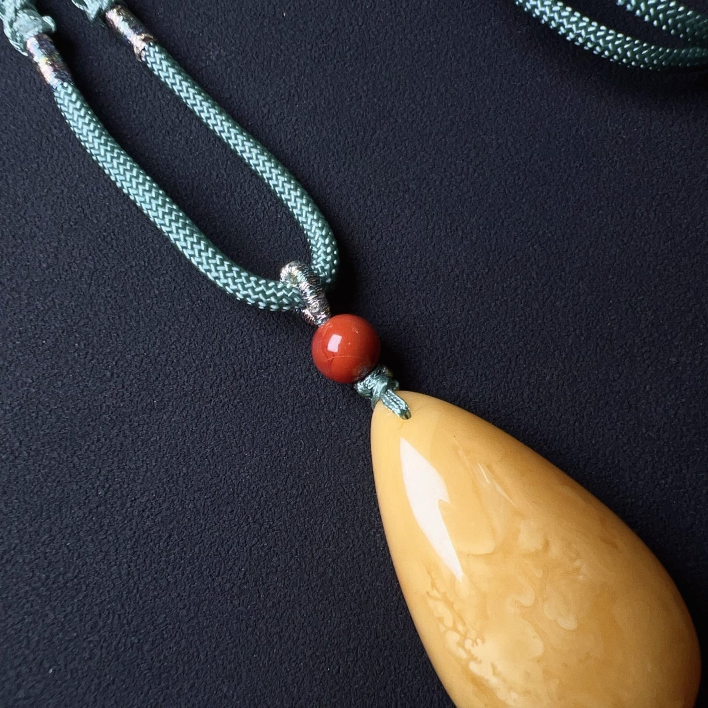Handmade High-Quality Amber Pendant Necklace With Nanhong Agate | Unique Gemstone Jewelry