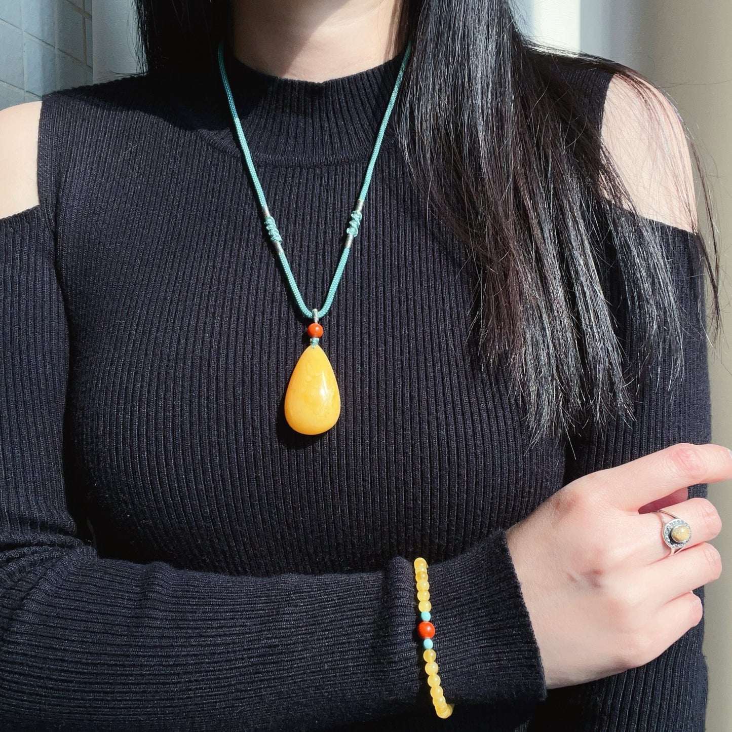 Handmade High-Quality Amber Pendant Necklace With Nanhong Agate | Unique Gemstone Jewelry