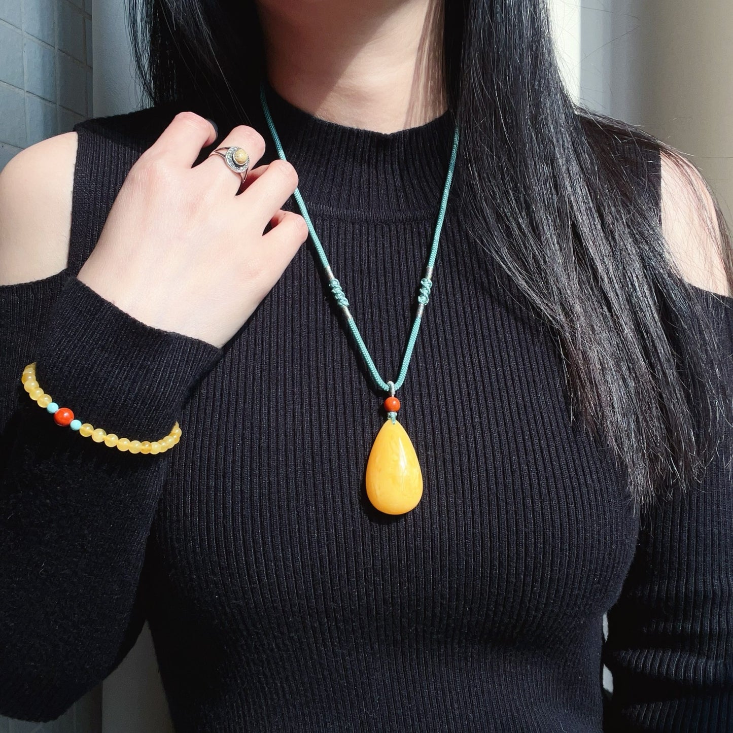 Handmade High-Quality Amber Pendant Necklace With Nanhong Agate | Unique Gemstone Jewelry