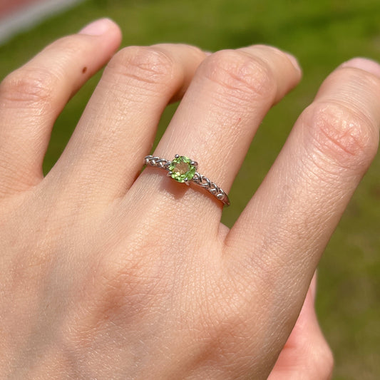 Top Quality Peridot Sterling Silver Ring With Four Prongs Setting | Handmade Healing Gemstone Fashion Jewelry