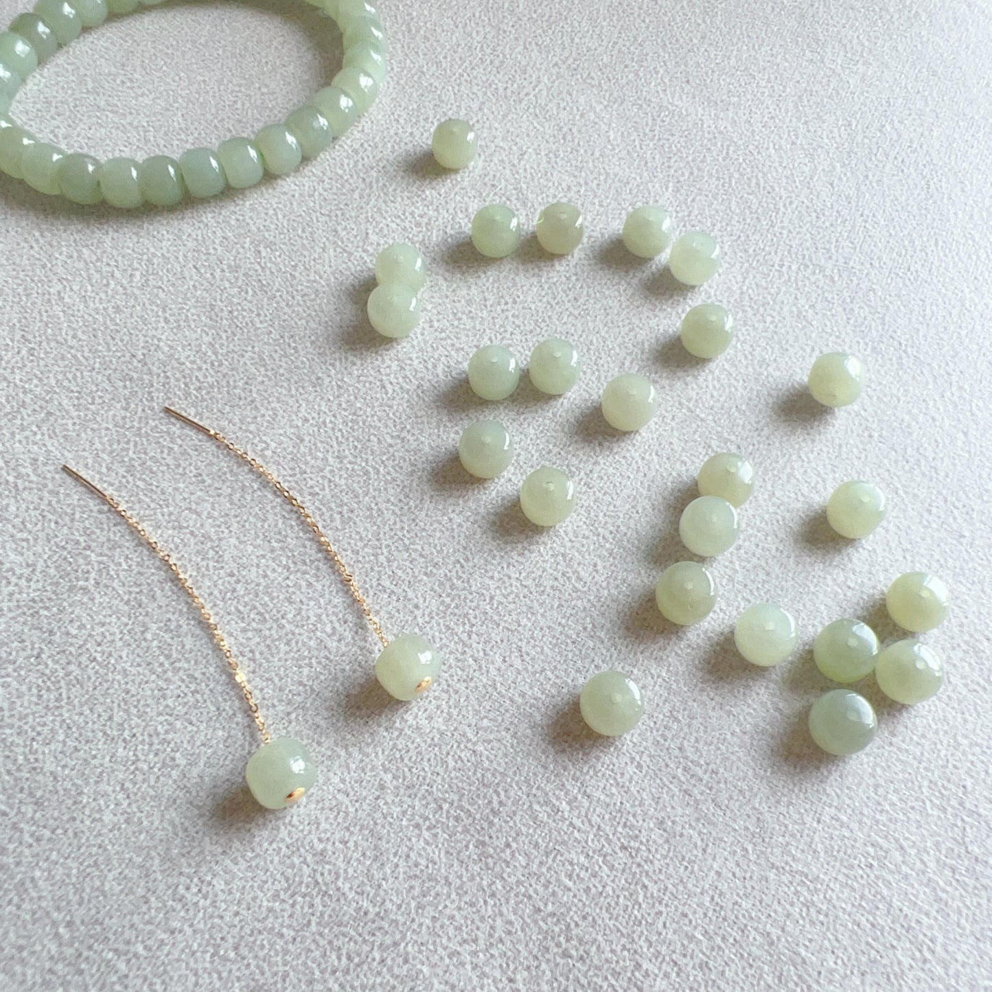 Elegant Earrings – High Quality Green Nephrite With 18K Yellow Gold Earring Chains