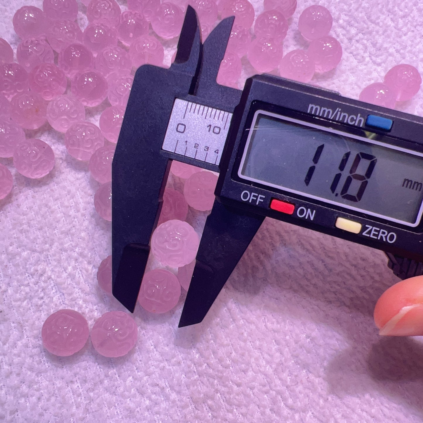 Beautiful Jewelry Accessory – High-Quality Rose Quartz Huiwen Symbol Bead Charms For Diy Jewelry Project