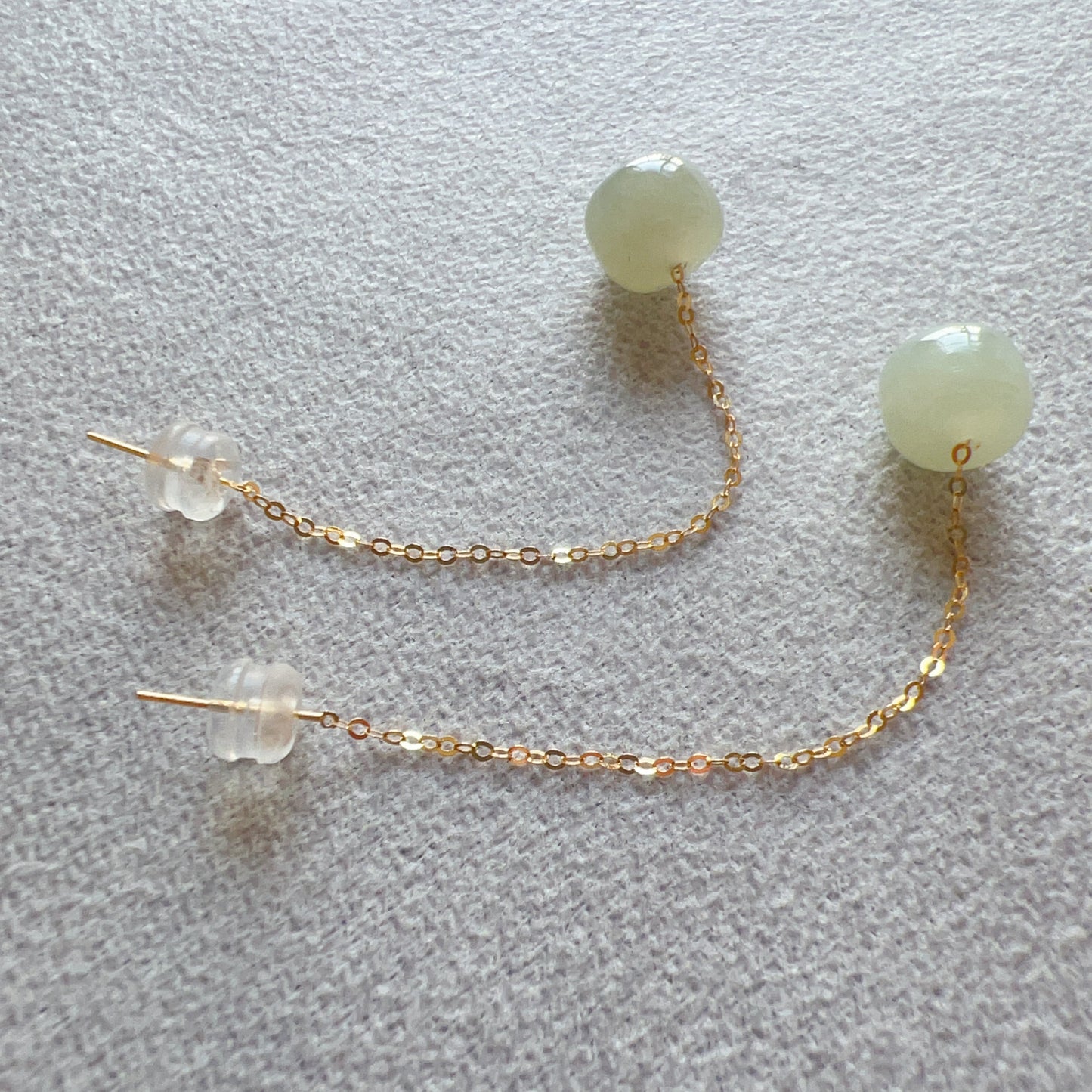 Elegant Earrings – High Quality Green Nephrite With 18K Yellow Gold Earring Chains