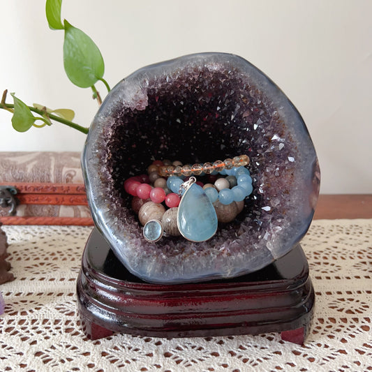 Rare Brazilian Amethyst Rutilated Quartz Geode – 1.75Kg, Includes Wooden Stand, Collectible Gemstone Specimen